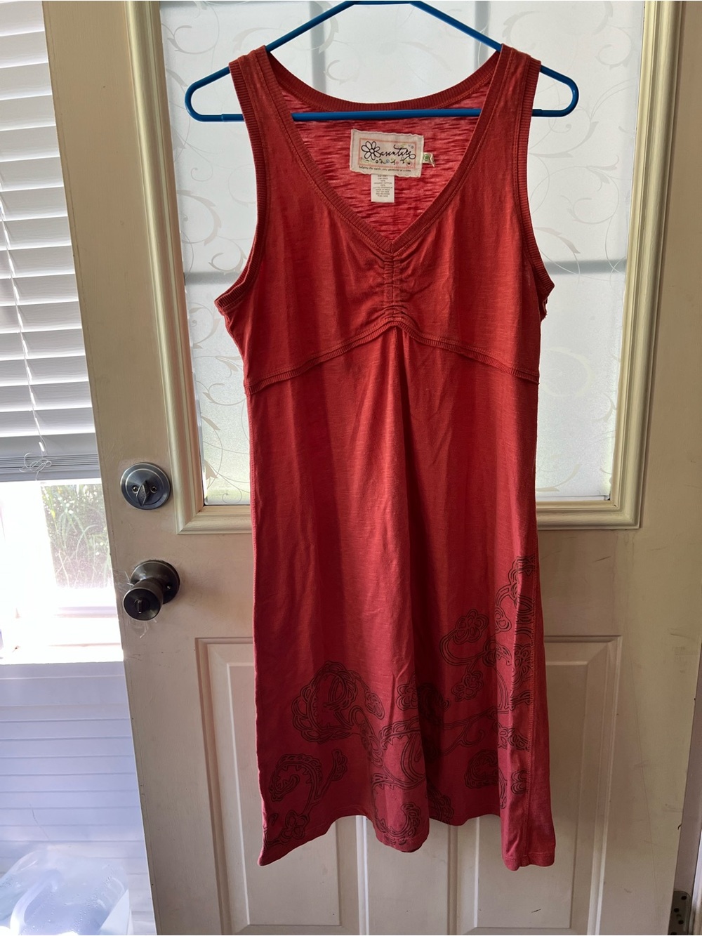 Adventura sz M organic cotton v neck
Sleeveless dress with center bodice ruching